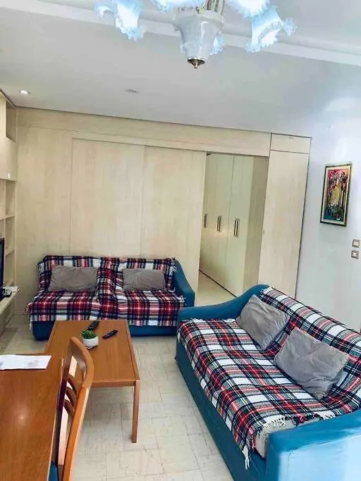 Chic City Retreat - Stylish Apartment In Bllok, Tirana